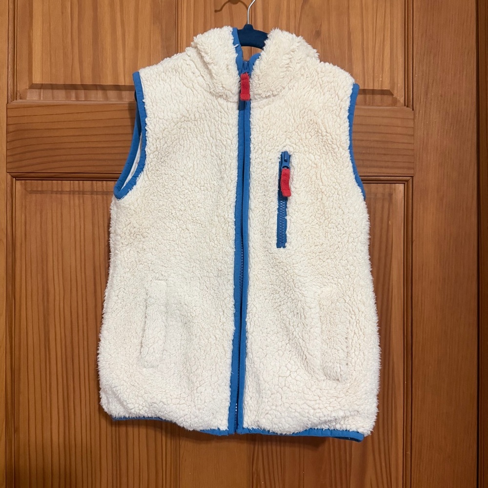 Mini Boden Cream Sherpa Vest with Blue Trim 7/8yr